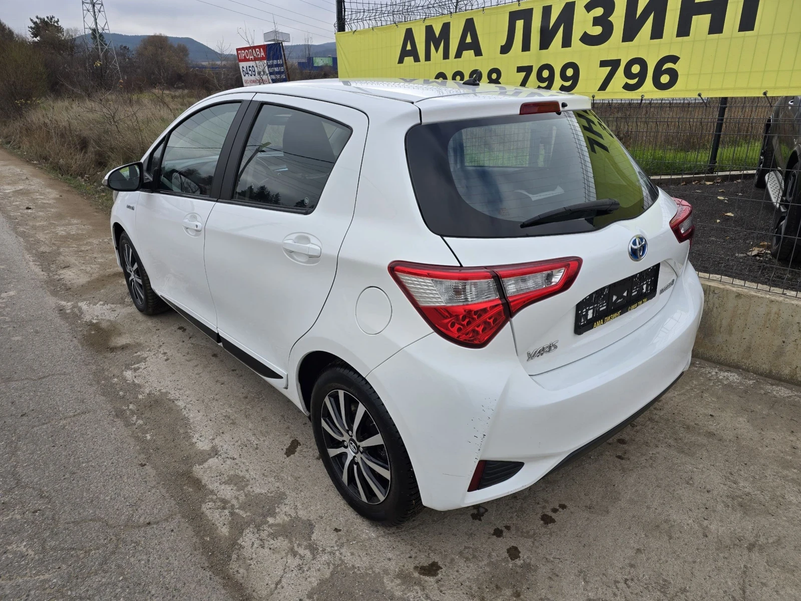 Toyota Yaris 1.8 HYBRID/FACE - изображение 5