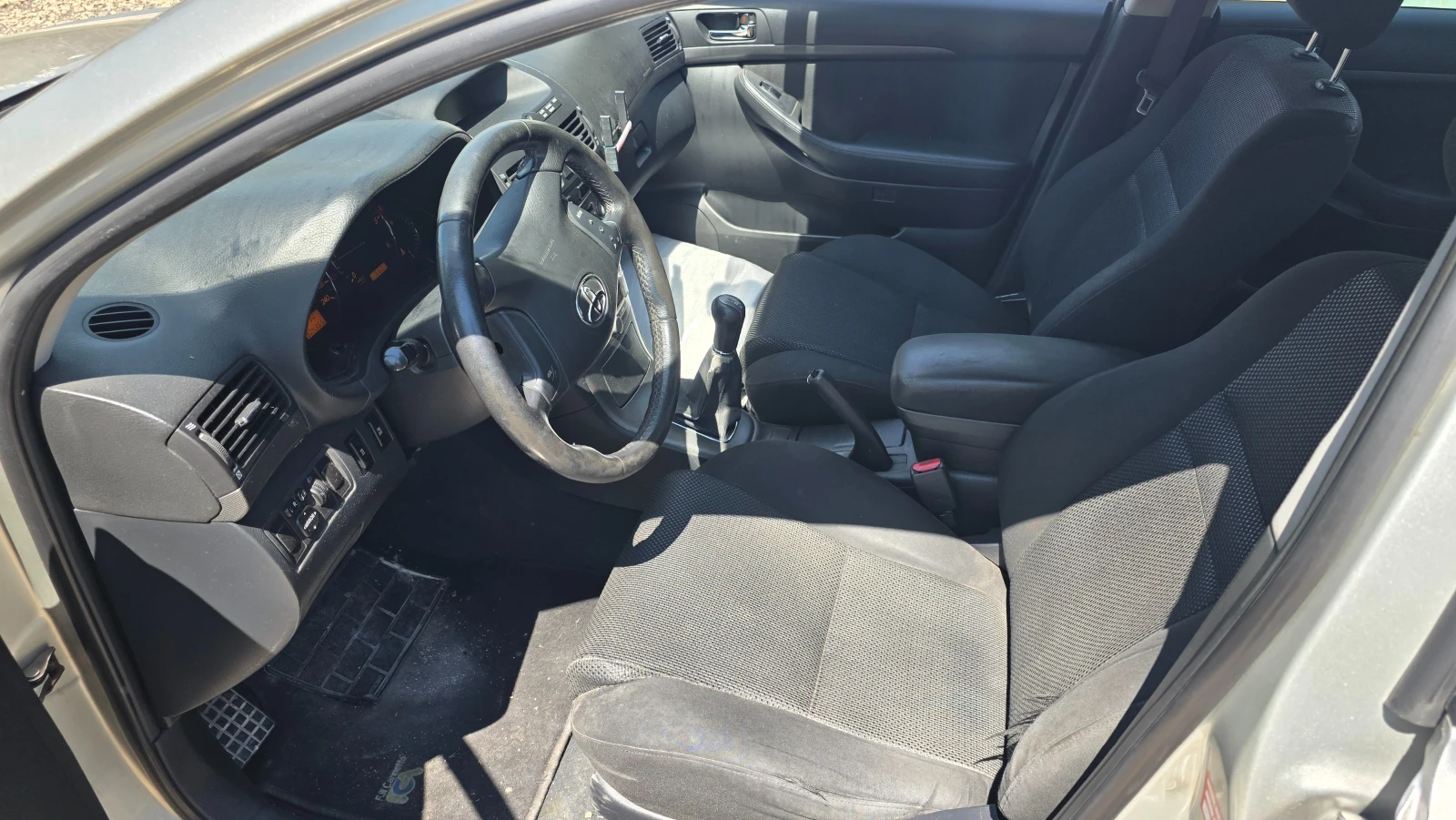 Toyota Avensis 2.0d, снимка 7 - Автомобили и джипове - 53879974