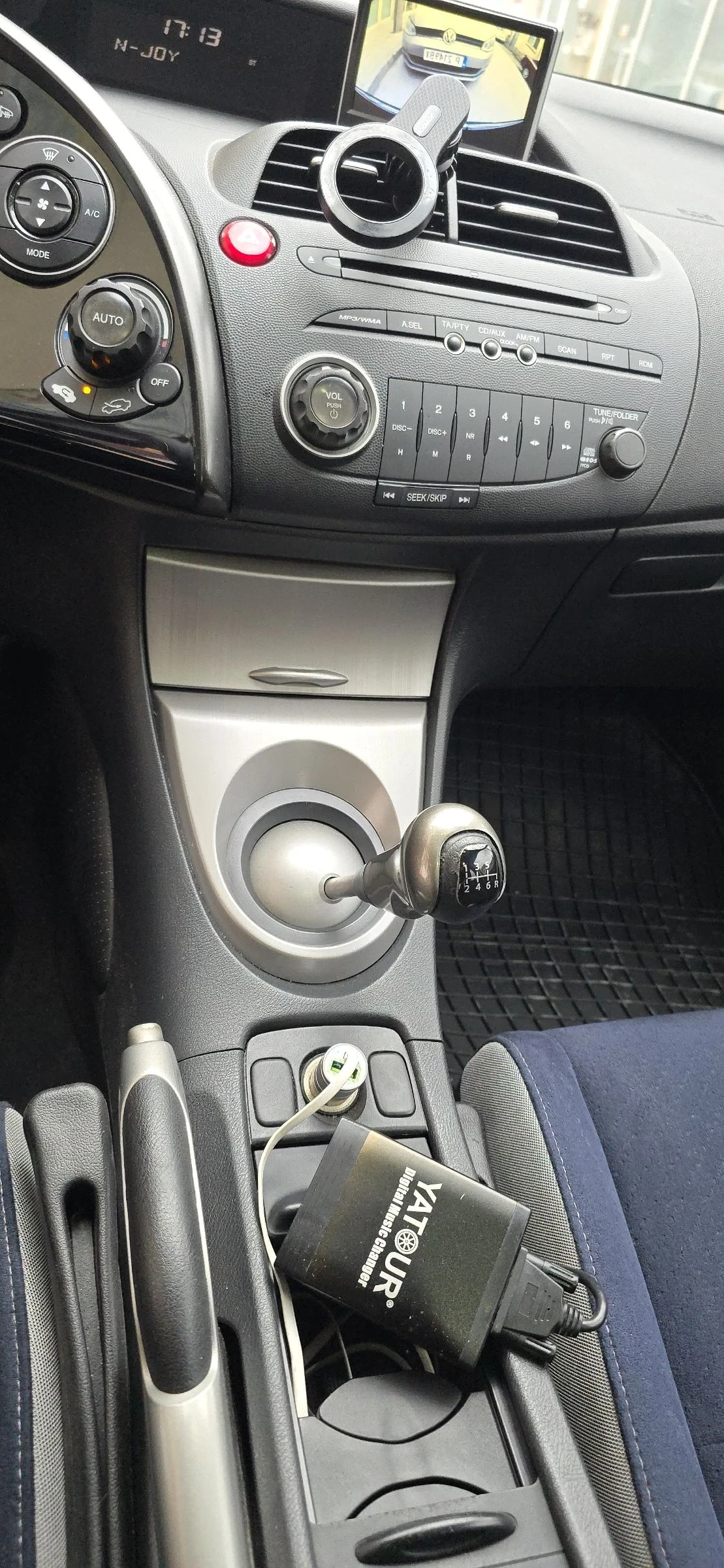 Honda Civic 1.8 140кс. , снимка 9 - Автомобили и джипове - 53917393