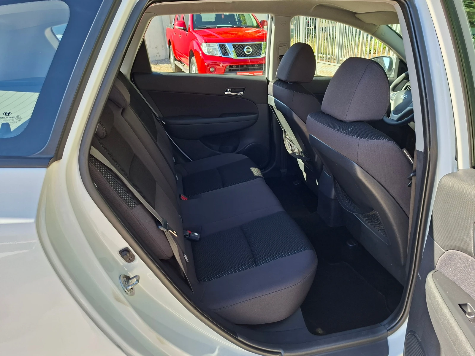 Hyundai I30 1.6/90KS, снимка 13 - Автомобили и джипове - 54713517