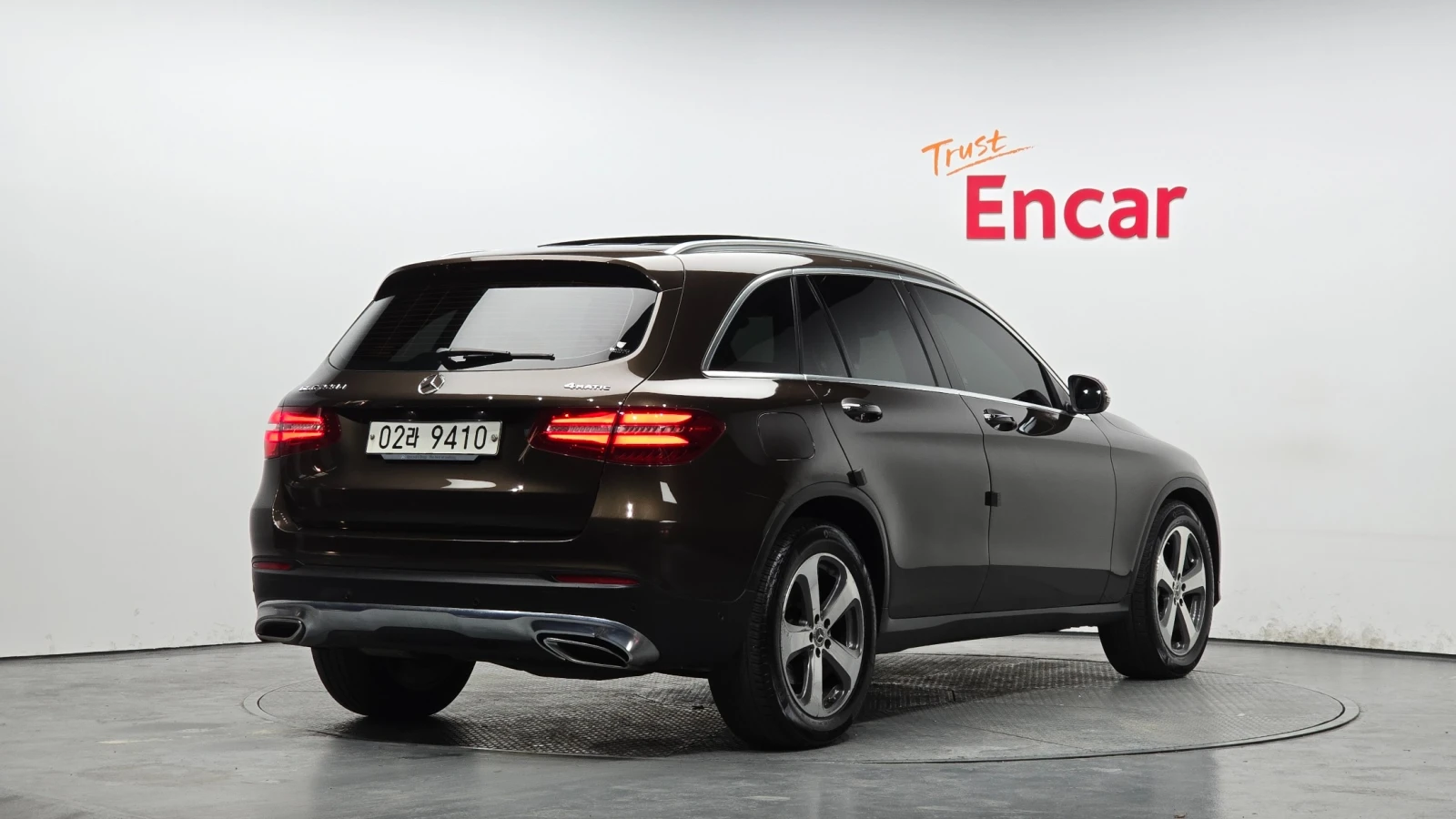 Mercedes-Benz CLC 220 GLC220 d 4MATIC Premium | HUD | MEMORY | PANORAMA, снимка 2 - Автомобили и джипове - 54766607