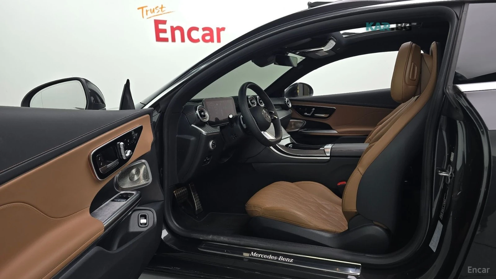 Mercedes-Benz CLE 450 4MATIC* ПОДГРЕВ* ОБДУХВАНЕ* 360* HUD* МАСАЖИ* , снимка 8 - Автомобили и джипове - 54916548