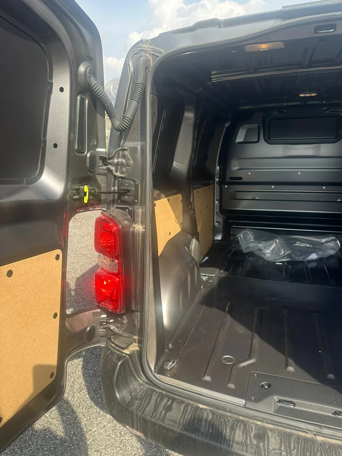 Fiat Scudo 2.0 150кс. Чисто нови, снимка 12 - Автомобили и джипове - 54919133