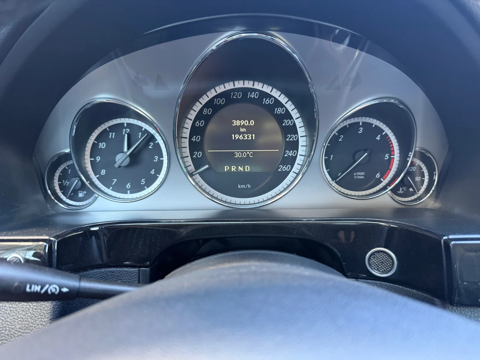 Mercedes-Benz E 220 Avangarde+ BlueMotion+ Кожа-Плат+ 7Gtronic, снимка 12 - Автомобили и джипове - 55707813