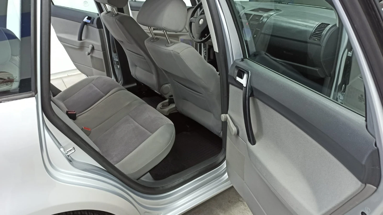 VW Polo 1.4tdi, снимка 6 - Автомобили и джипове - 55710009