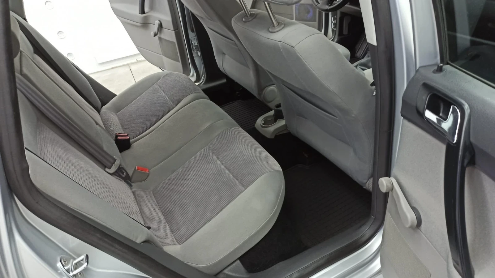 VW Polo 1.4tdi, снимка 5 - Автомобили и джипове - 55710009