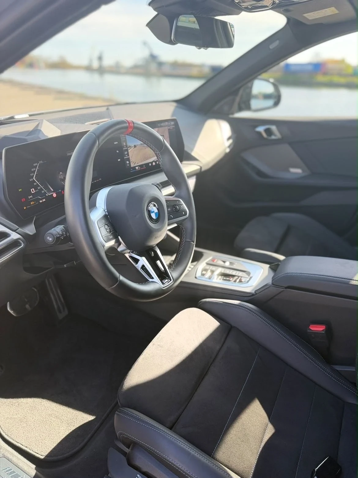 BMW M135 xDrive, снимка 7 - Автомобили и джипове - 55772595