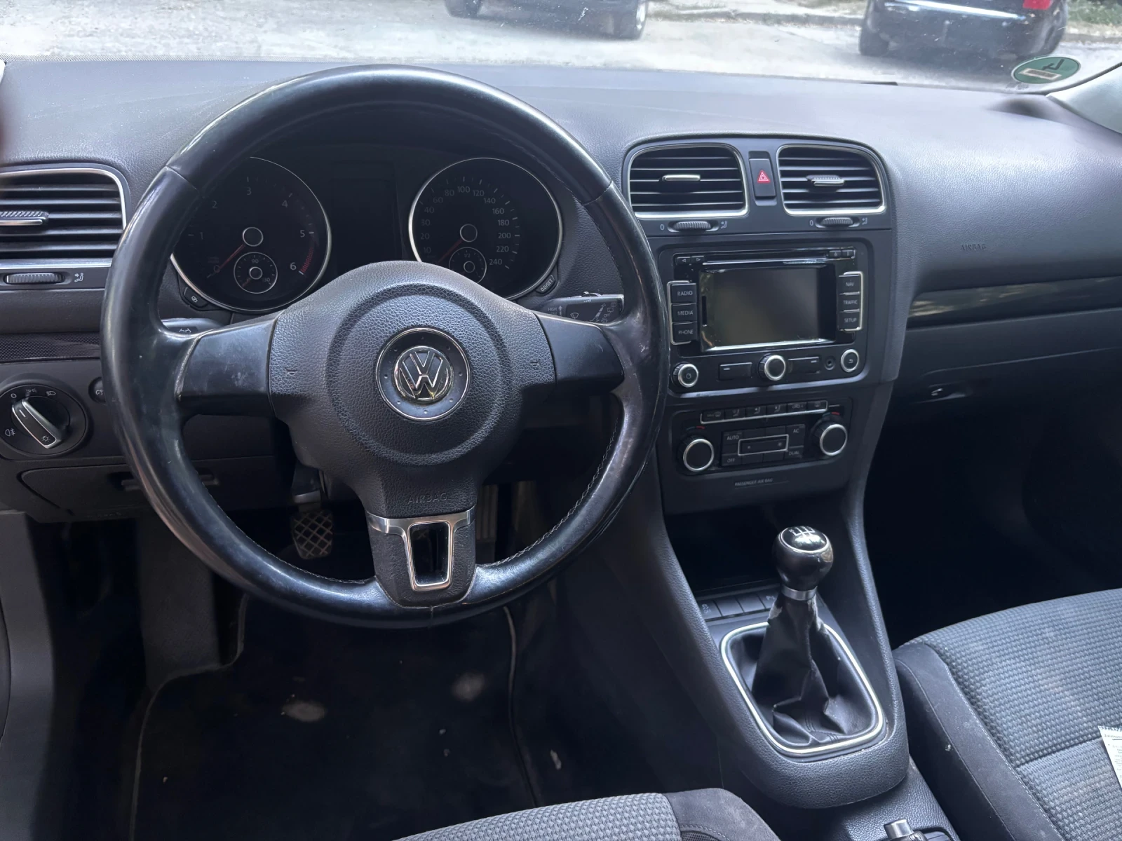 VW Golf 1.6 TDI 105кс. , снимка 6 - Автомобили и джипове - 56111521