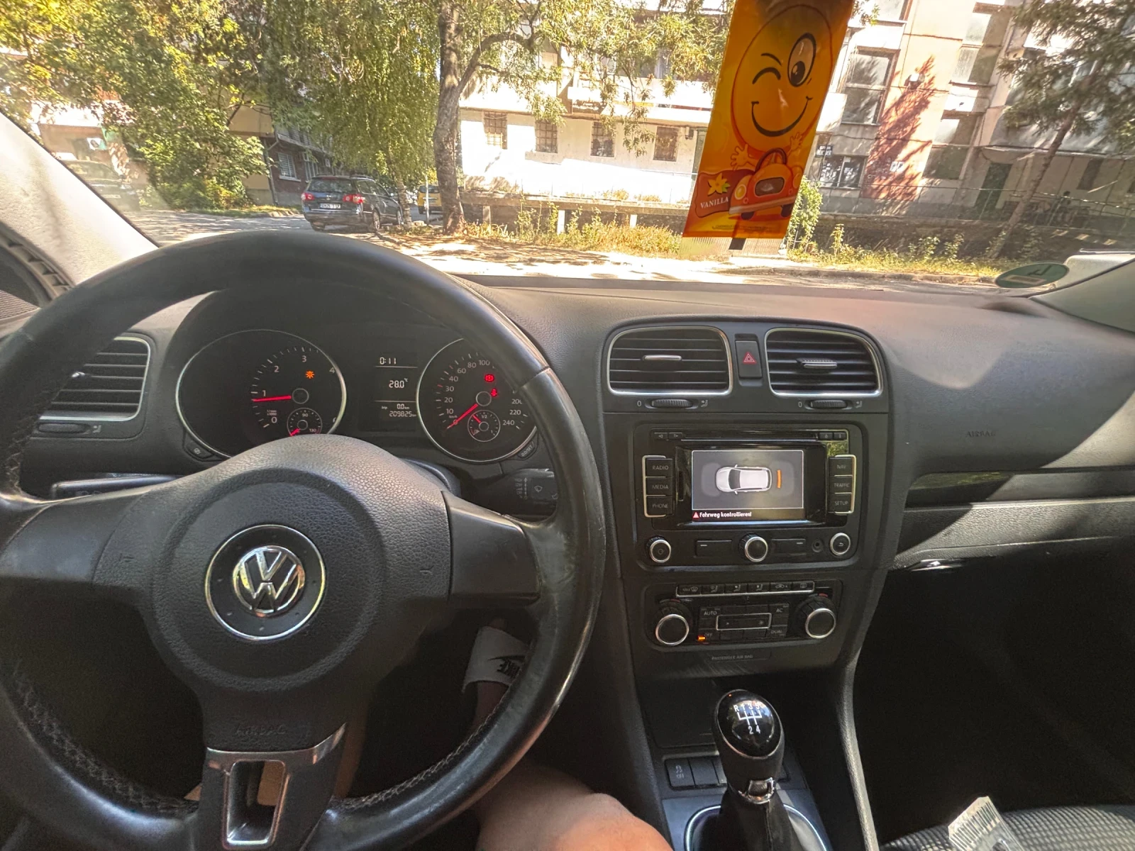 VW Golf 1.6 TDI 105кс. , снимка 7 - Автомобили и джипове - 56111521