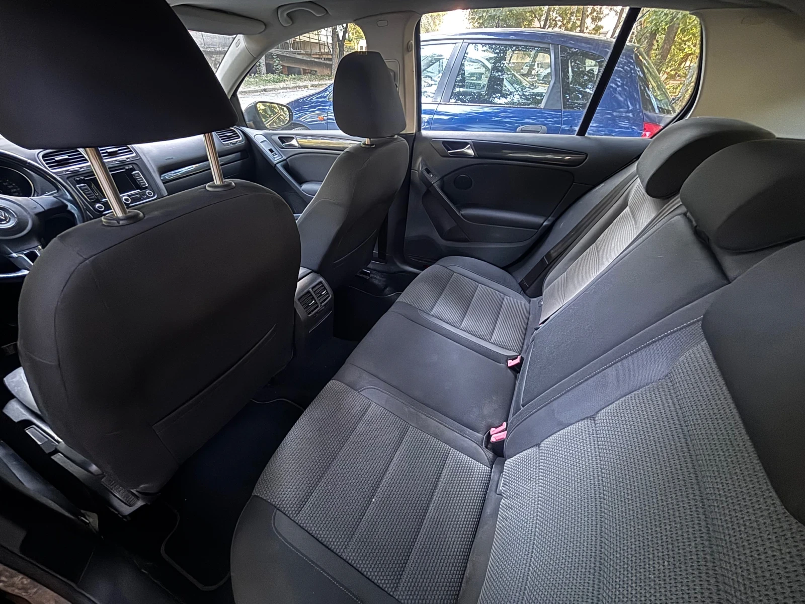 VW Golf 1.6 TDI 105кс. , снимка 12 - Автомобили и джипове - 56111521
