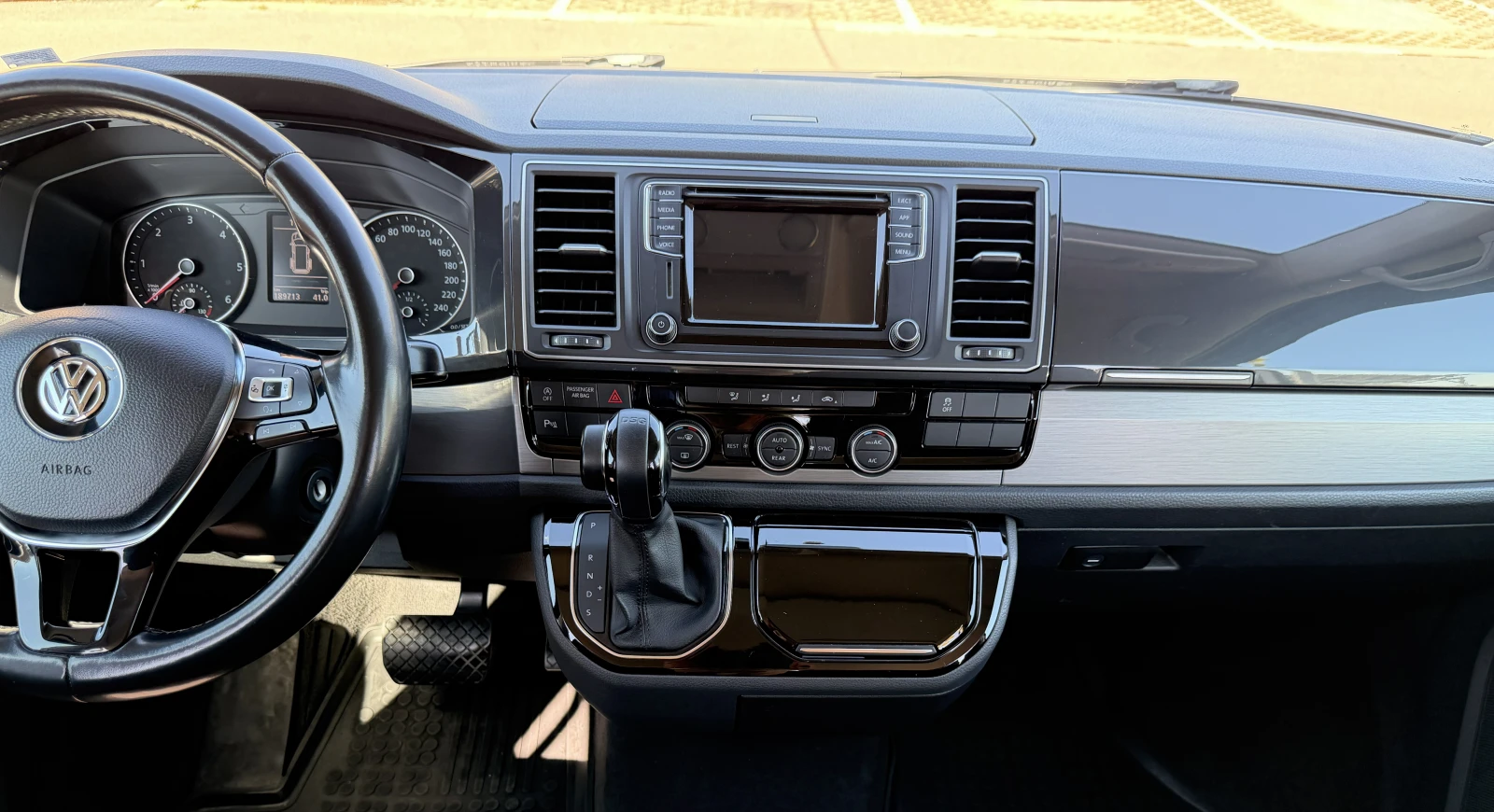 VW Multivan, снимка 11 - Автомобили и джипове - 56354777