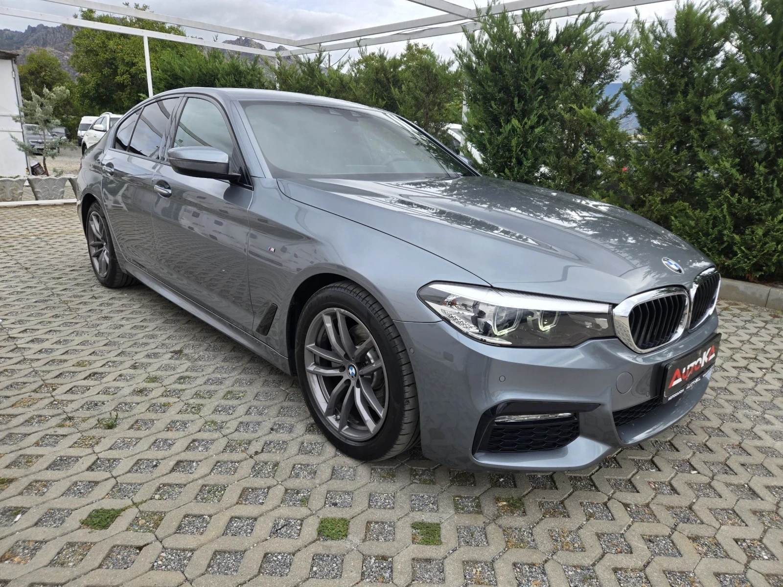 BMW 520 2.0D-190кс= xDrive= M Sport Package= Digital= 360, снимка 2 - Автомобили и джипове - 56247397