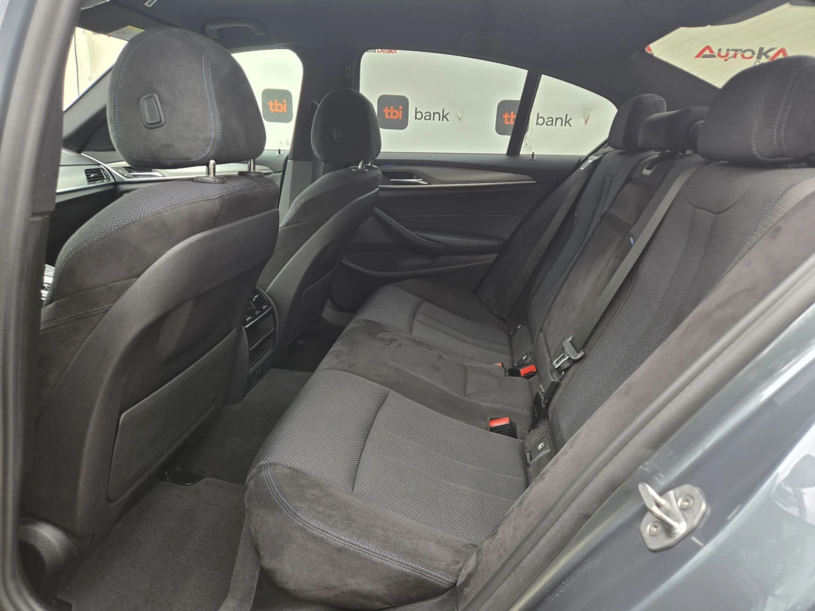 BMW 520 2.0D-190кс= xDrive= M Sport Package= Digital= 360, снимка 9 - Автомобили и джипове - 56247397