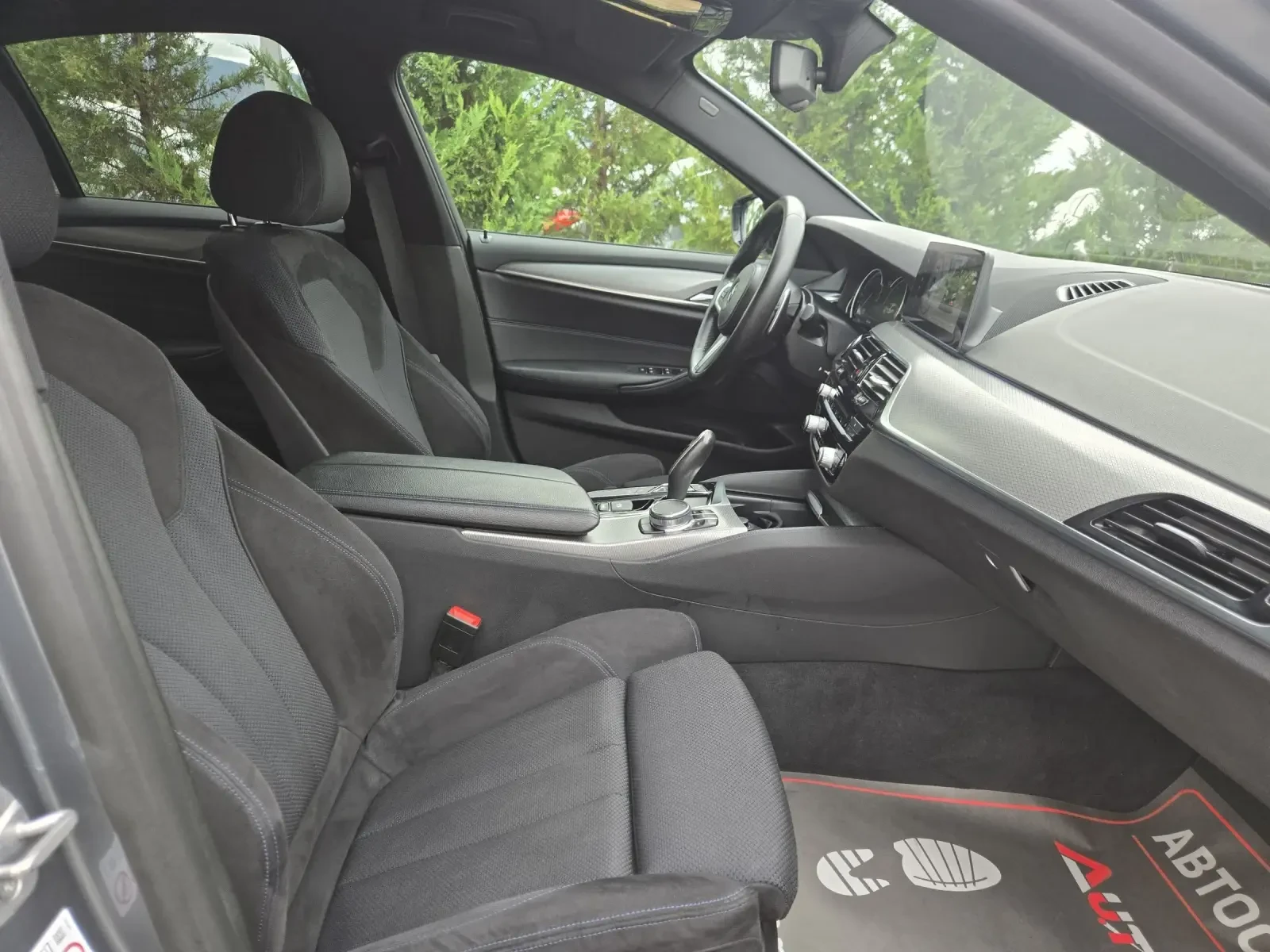BMW 520 2.0D-190кс= xDrive= M Sport Package= Digital= 360, снимка 14 - Автомобили и джипове - 56247397