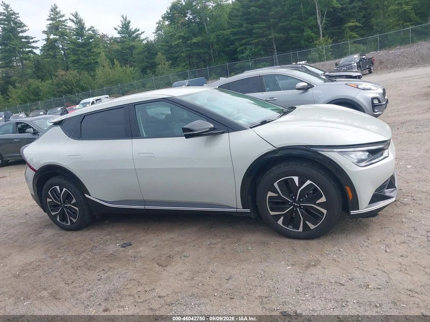 Kia EV6 Wind AWD, снимка 13 - Автомобили и джипове - 56405786