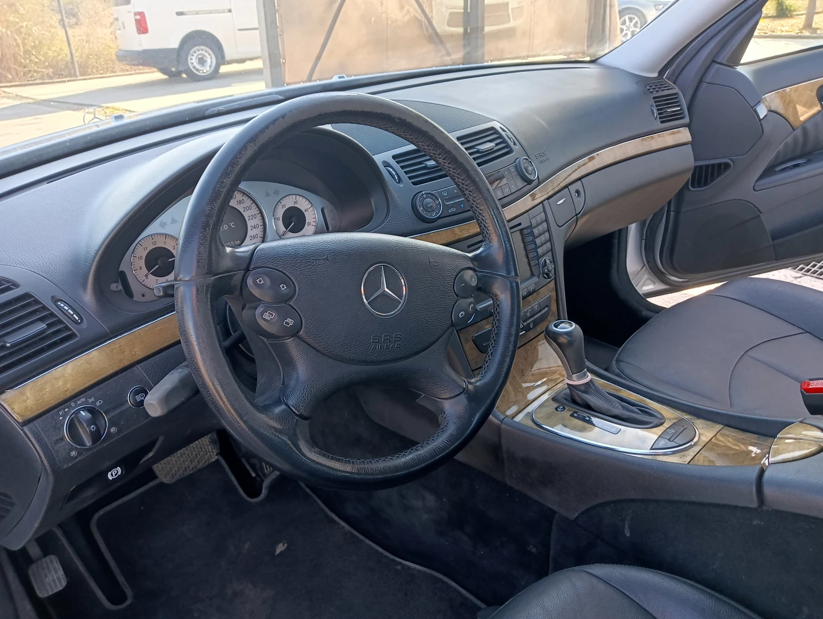 Mercedes-Benz E 420 420 CDI EVO, снимка 4 - Автомобили и джипове - 56578912