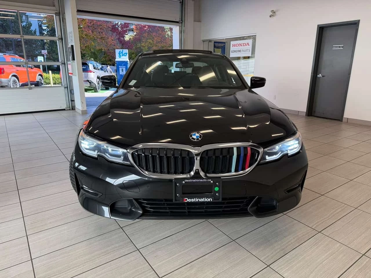 BMW 330 i xDrive | CARFAX | ��������������� | Mobile.bg � ����������� 2