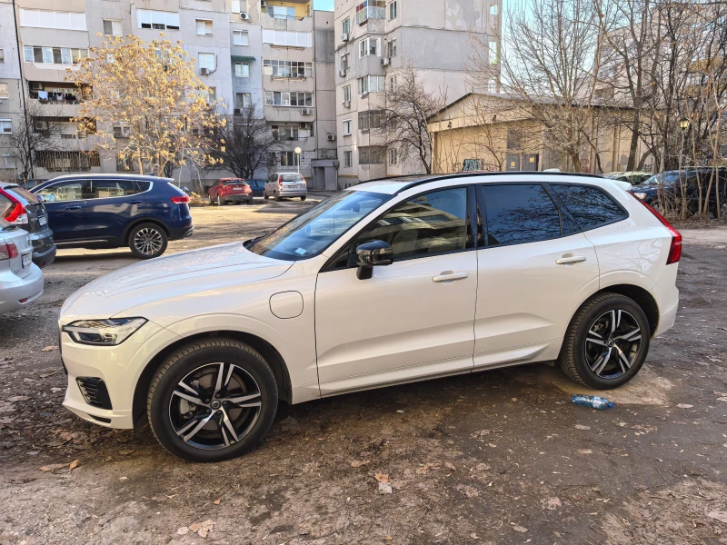 Volvo XC60 T8 recharge R design pro 2021, снимка 1 - Автомобили и джипове - 49395290