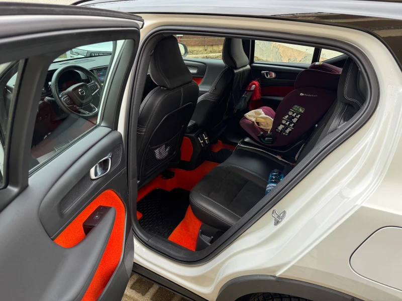 Volvo XC40 Recharge, снимка 5 - Автомобили и джипове - 52803399