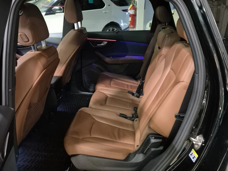 Audi Q7 55 TFSI / PANO / PODGREV / КАФЯВ САЛОН / CARFAX, снимка 10 - Автомобили и джипове - 53245793