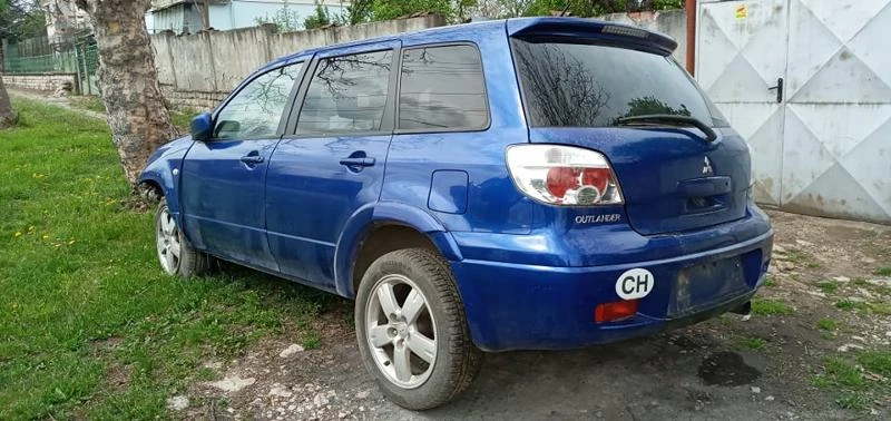 Mitsubishi Outlander 2.0 turbo, снимка 4 - Автомобили и джипове - 36556665