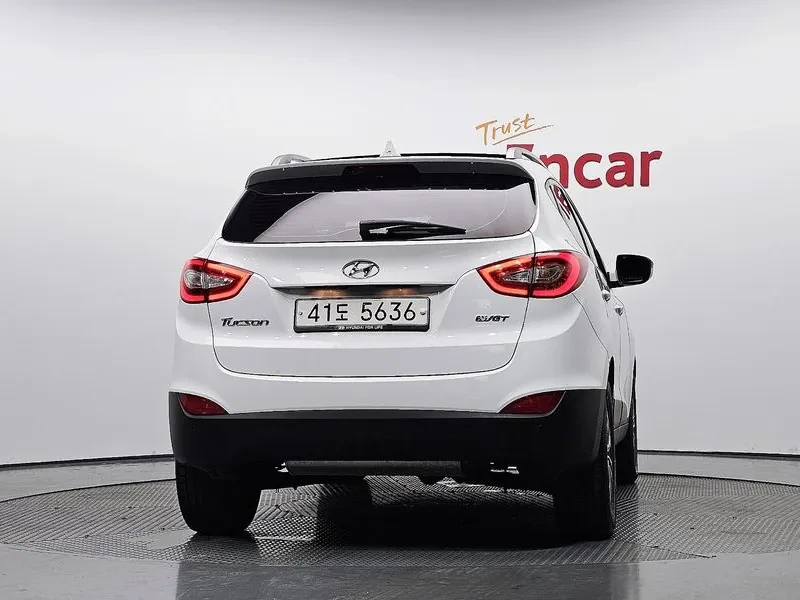 Hyundai Tucson Diesel (E-Vgt) 2Wd Modern, снимка 3 - Автомобили и джипове - 55895796