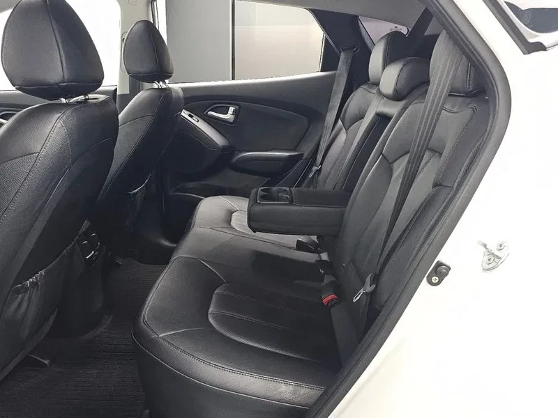Hyundai Tucson Diesel (E-Vgt) 2Wd Modern, снимка 11 - Автомобили и джипове - 55895796