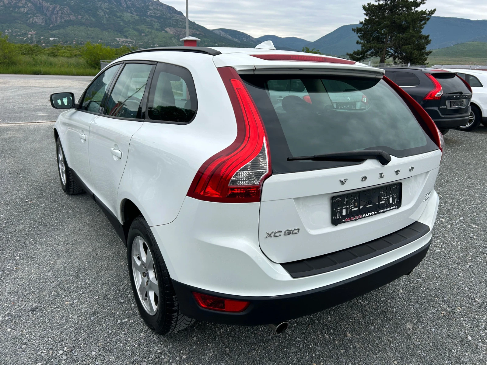 Volvo XC60 (KATO НОВА) - изображение 8