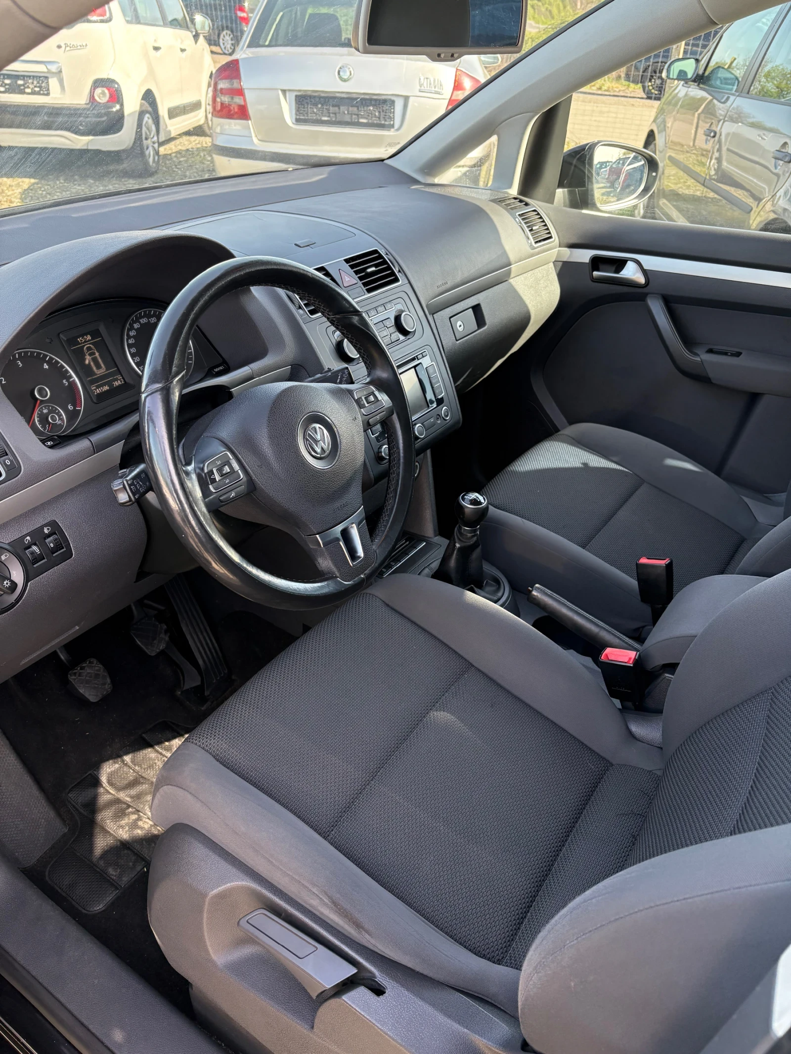 VW Touran 1.6TDI - изображение 7