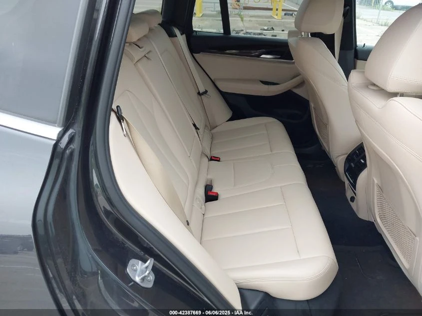 BMW X3 XDRIVE30I ФИКСИРАНА ЦЕНА! ПОДГРЕВ/RECARO/ШИБЕДАХ - изображение 10