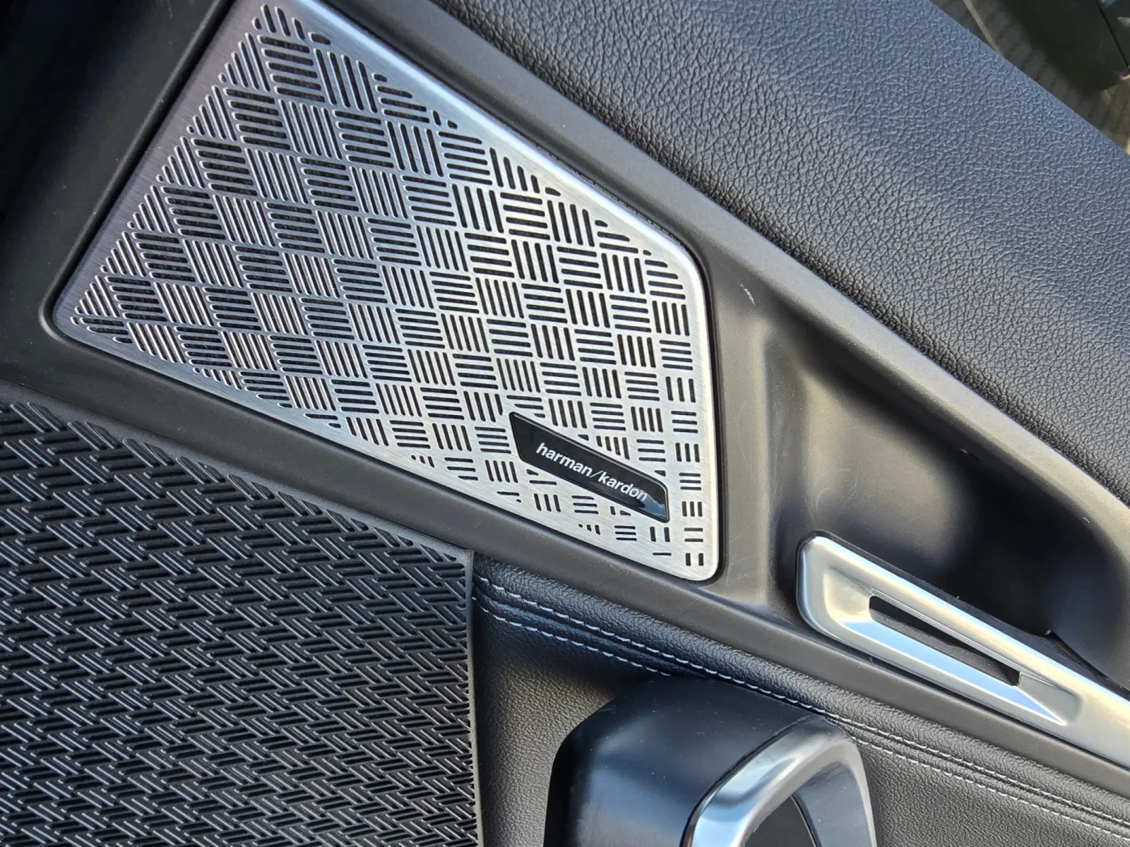 BMW X1 xDrive30e Plug-in Hybrid | Mobile.bg   12