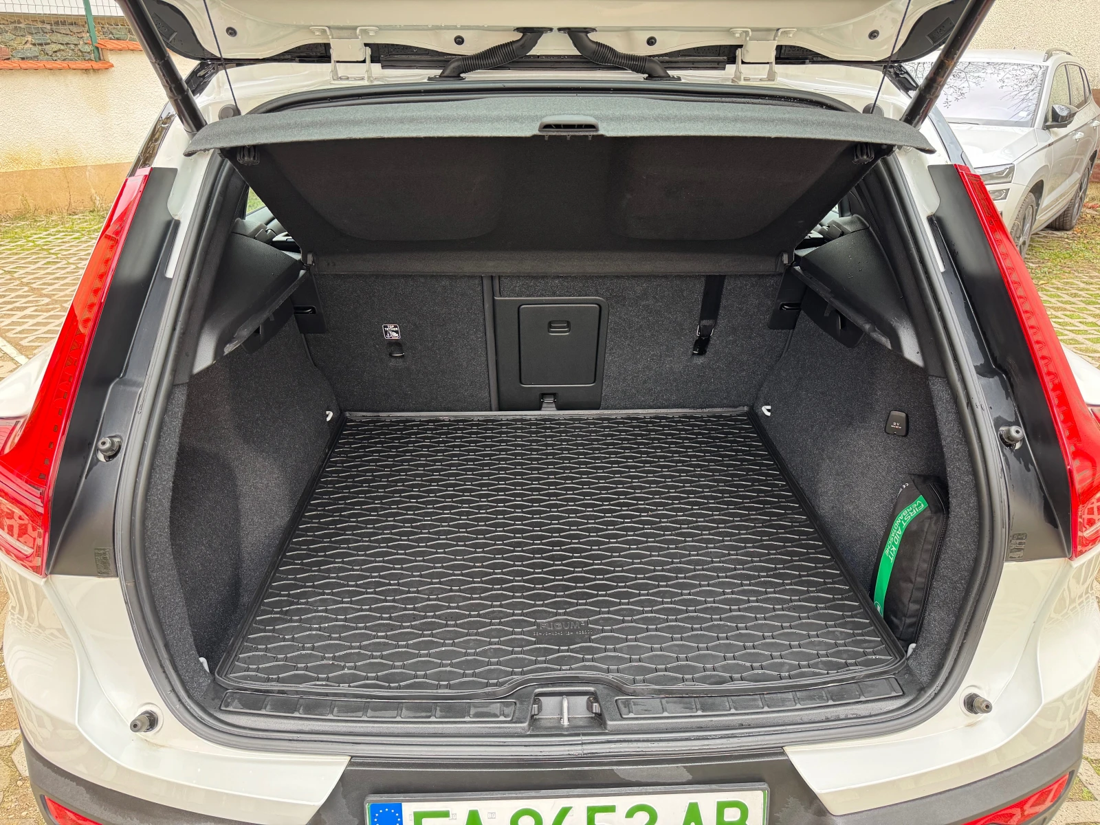 Volvo XC40 Recharge | Mobile.bg � ����������� 11