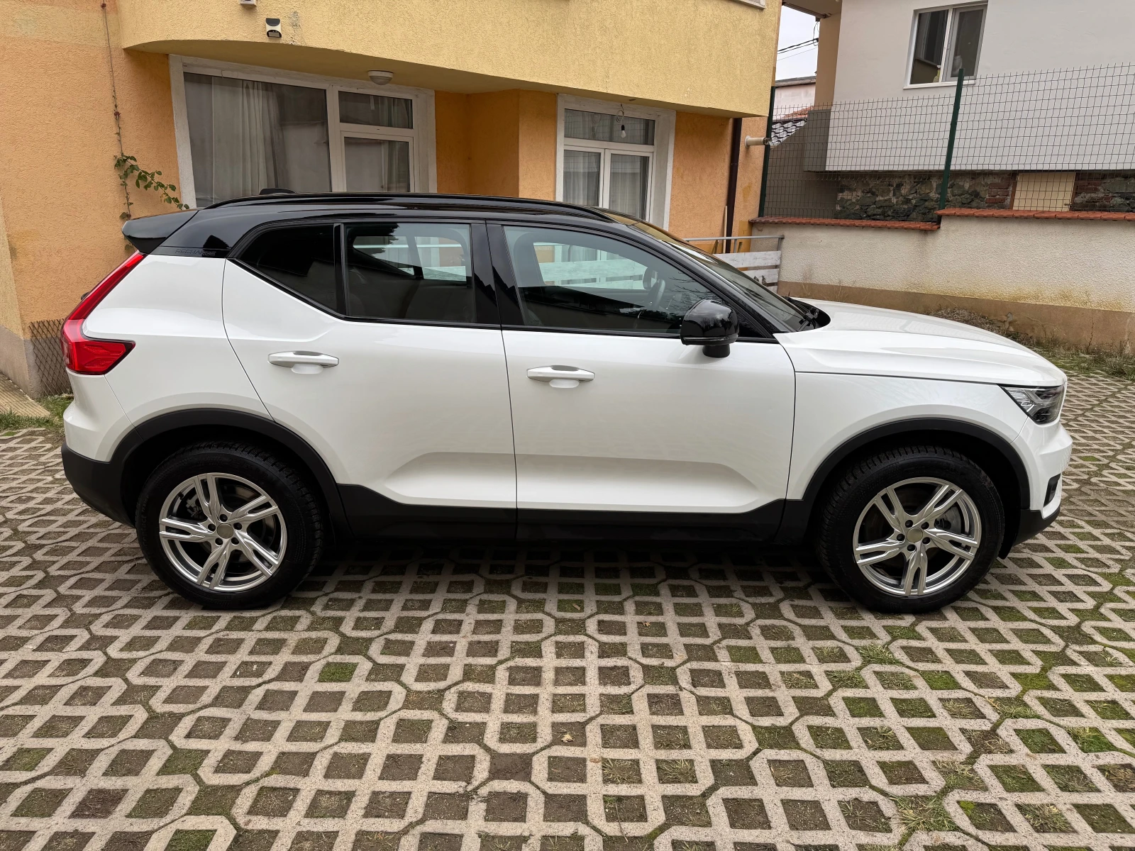 Volvo XC40 Recharge - изображение 9
