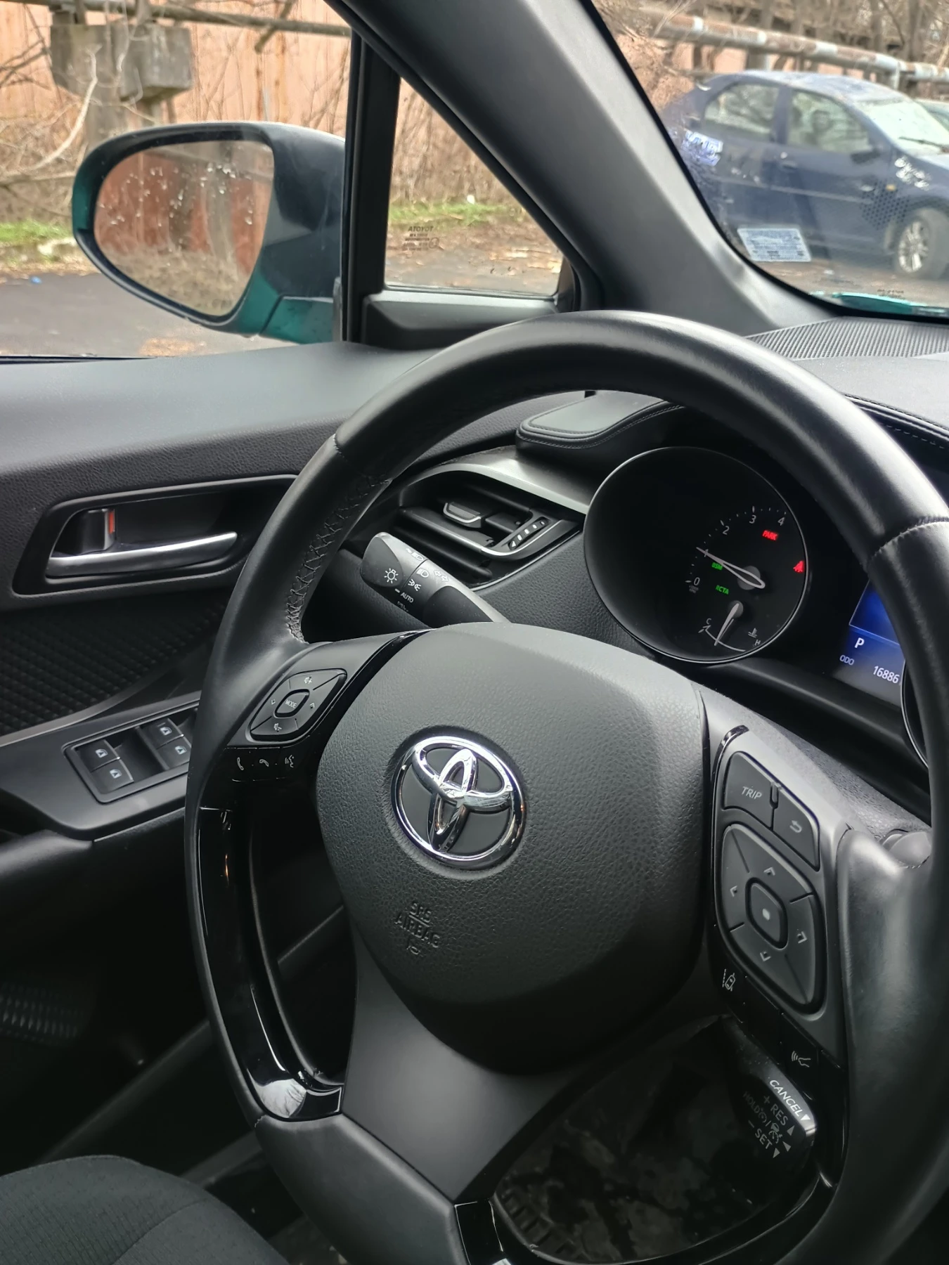 Toyota C-HR, снимка 9 - Автомобили и джипове - 54164181