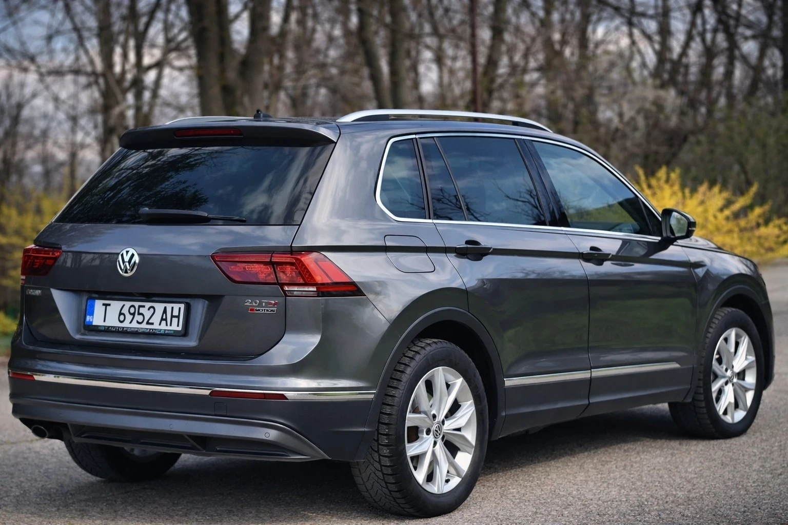 VW Tiguan 2.0 TDI/190hp/4motion/Lane/Side/ACC, снимка 4 - Автомобили и джипове - 54102700