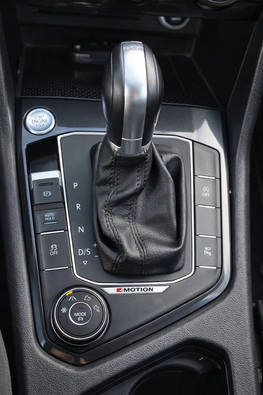 VW Tiguan 2.0 TDI/190hp/4motion/Lane/Side/ACC, снимка 15 - Автомобили и джипове - 54102700