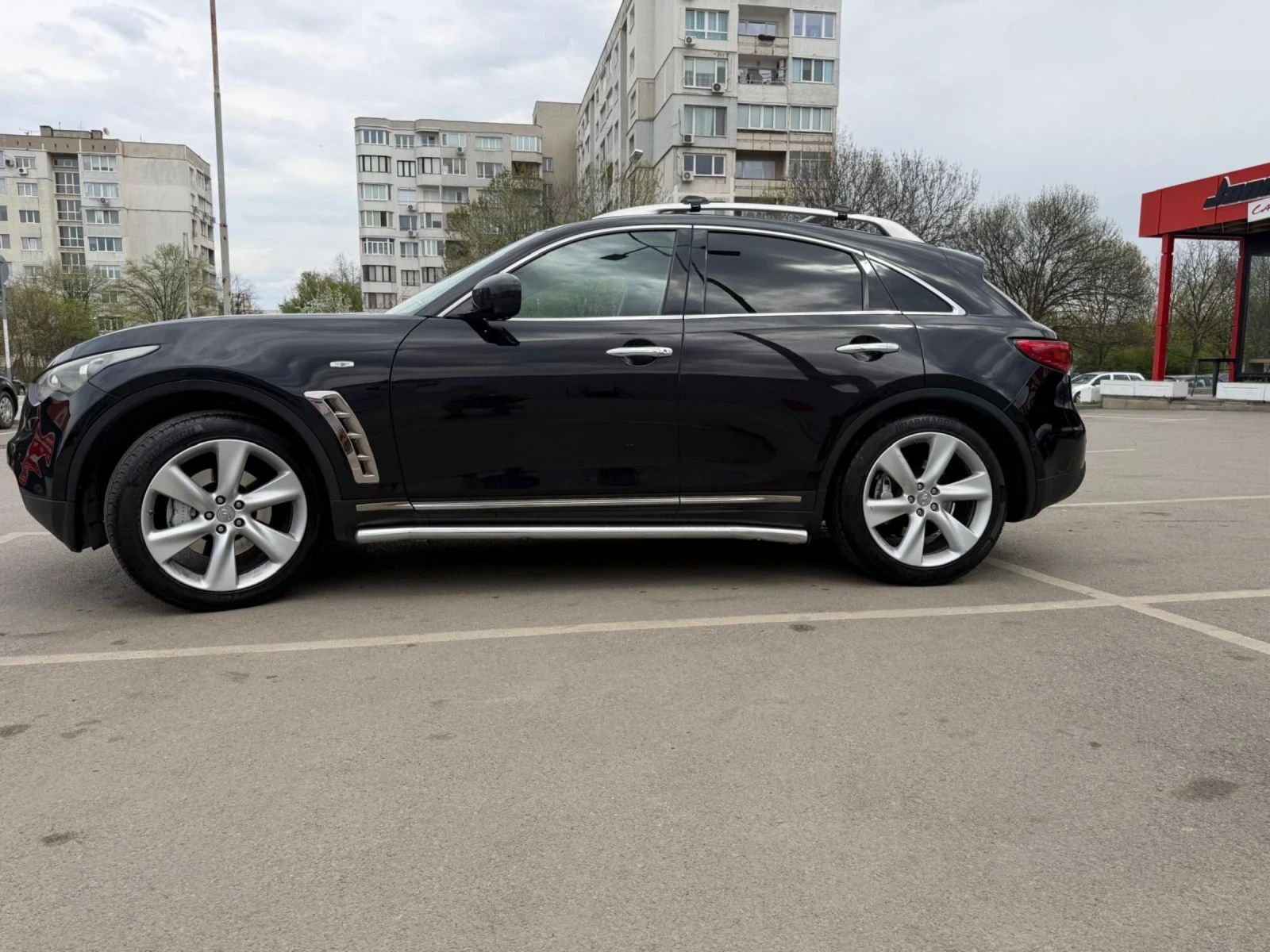 Infiniti Fx 30, снимка 2 - Автомобили и джипове - 54261752