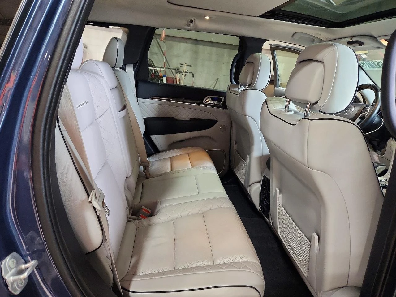 Jeep Grand cherokee SUMMIT* 3.6* DISTRONIC* ПАНОРАМА* ОБДУХВАНЕ, снимка 11 - Автомобили и джипове - 54515782