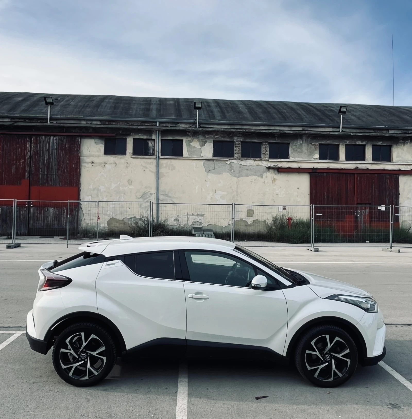 Toyota C-HR, снимка 5 - Автомобили и джипове - 54947963