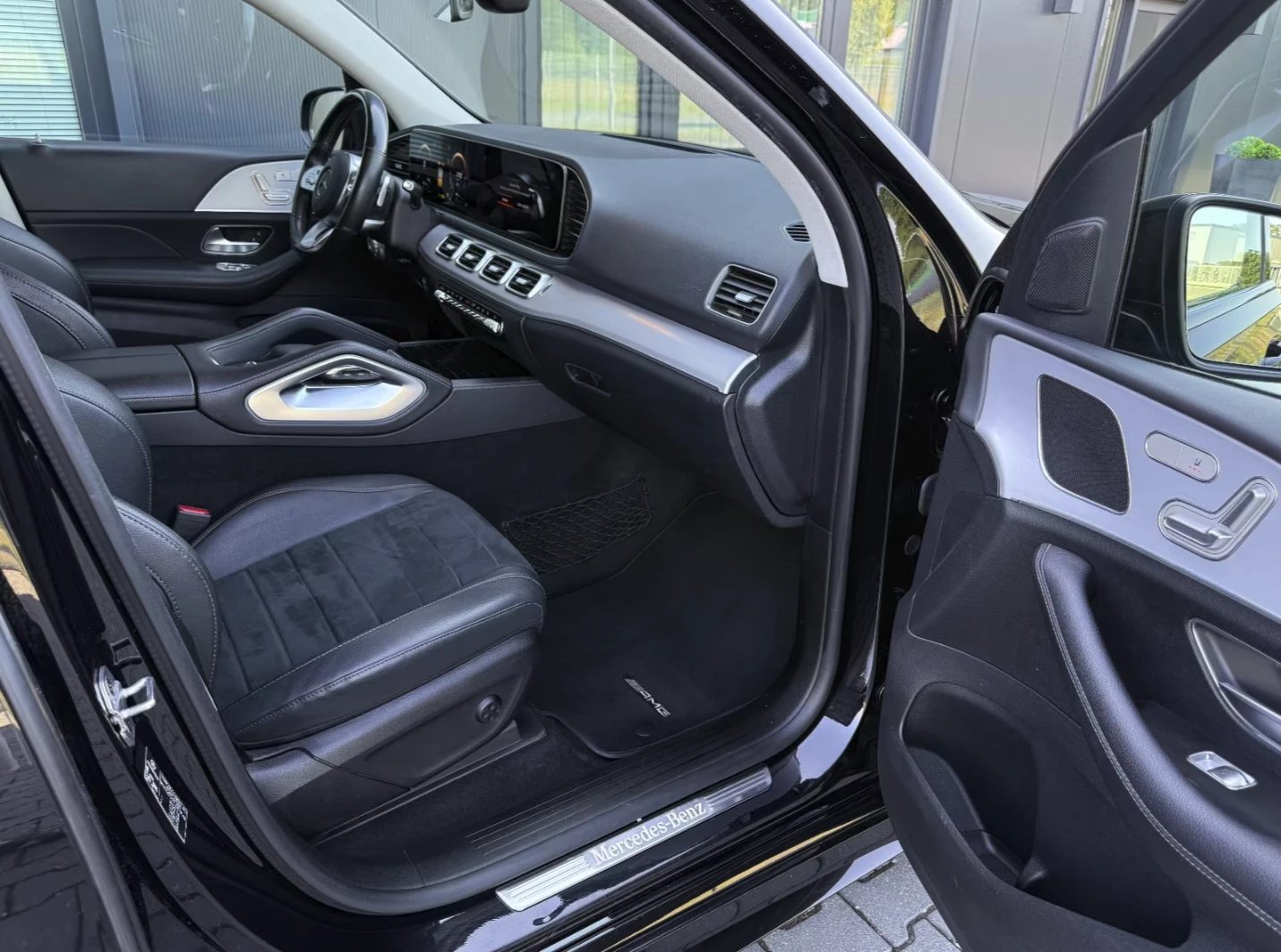 Mercedes-Benz GLE 350 4Matic AMG Distronic Airmatic, снимка 2 - Автомобили и джипове - 55222164