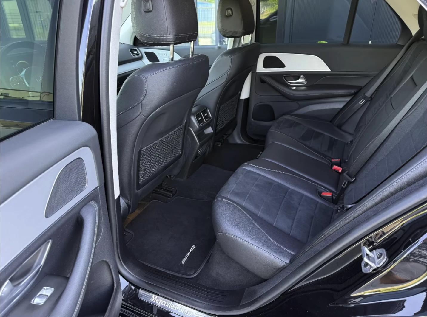 Mercedes-Benz GLE 350 4Matic AMG Distronic Airmatic, снимка 4 - Автомобили и джипове - 55222164
