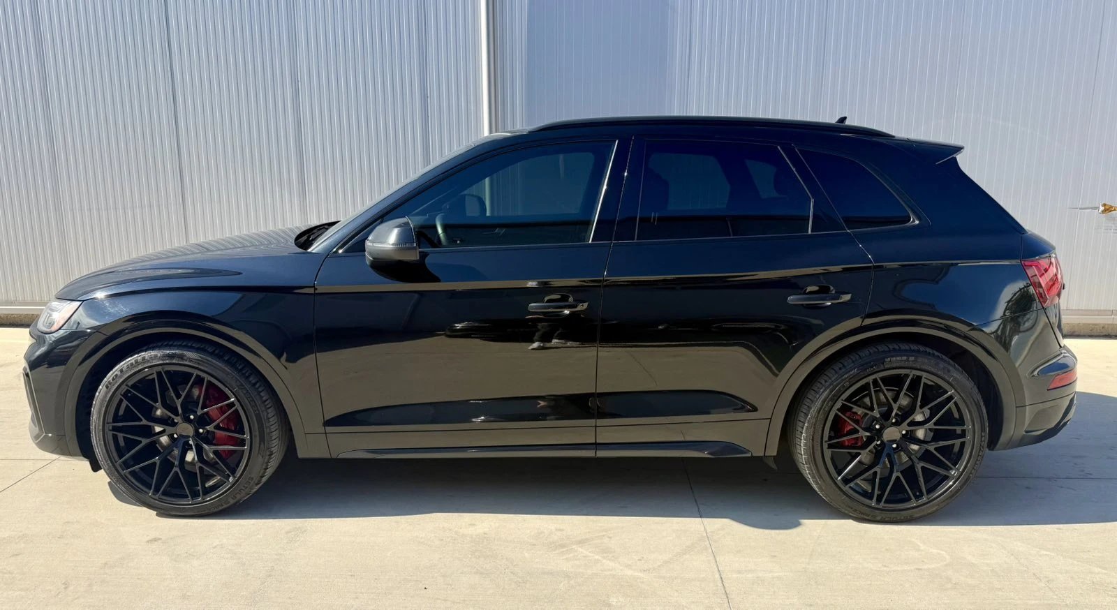 Audi SQ5 30T Black Optic, снимка 2 - Автомобили и джипове - 56566363