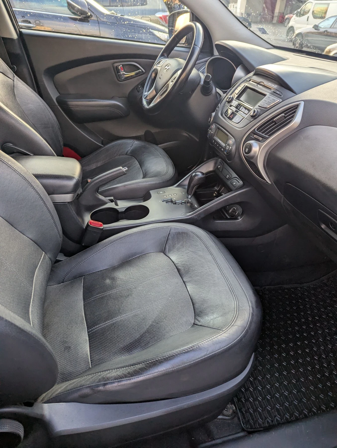 Hyundai IX35, снимка 11 - Автомобили и джипове - 56740940