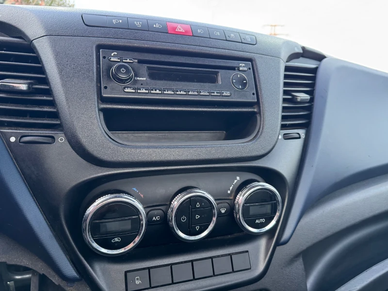 Iveco Daily 3.0HPI* 35C18* Климатик* 5.20 метра каросерия, снимка 6 - Бусове и автобуси - 52839437