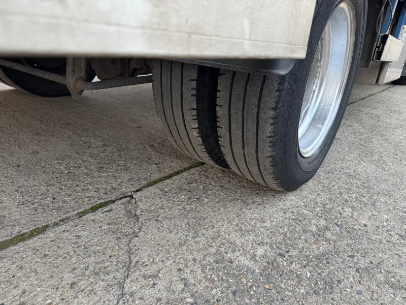 Iveco Daily 3.0HPI* 35C18* Климатик* 5.20 метра каросерия, снимка 11 - Бусове и автобуси - 52839437