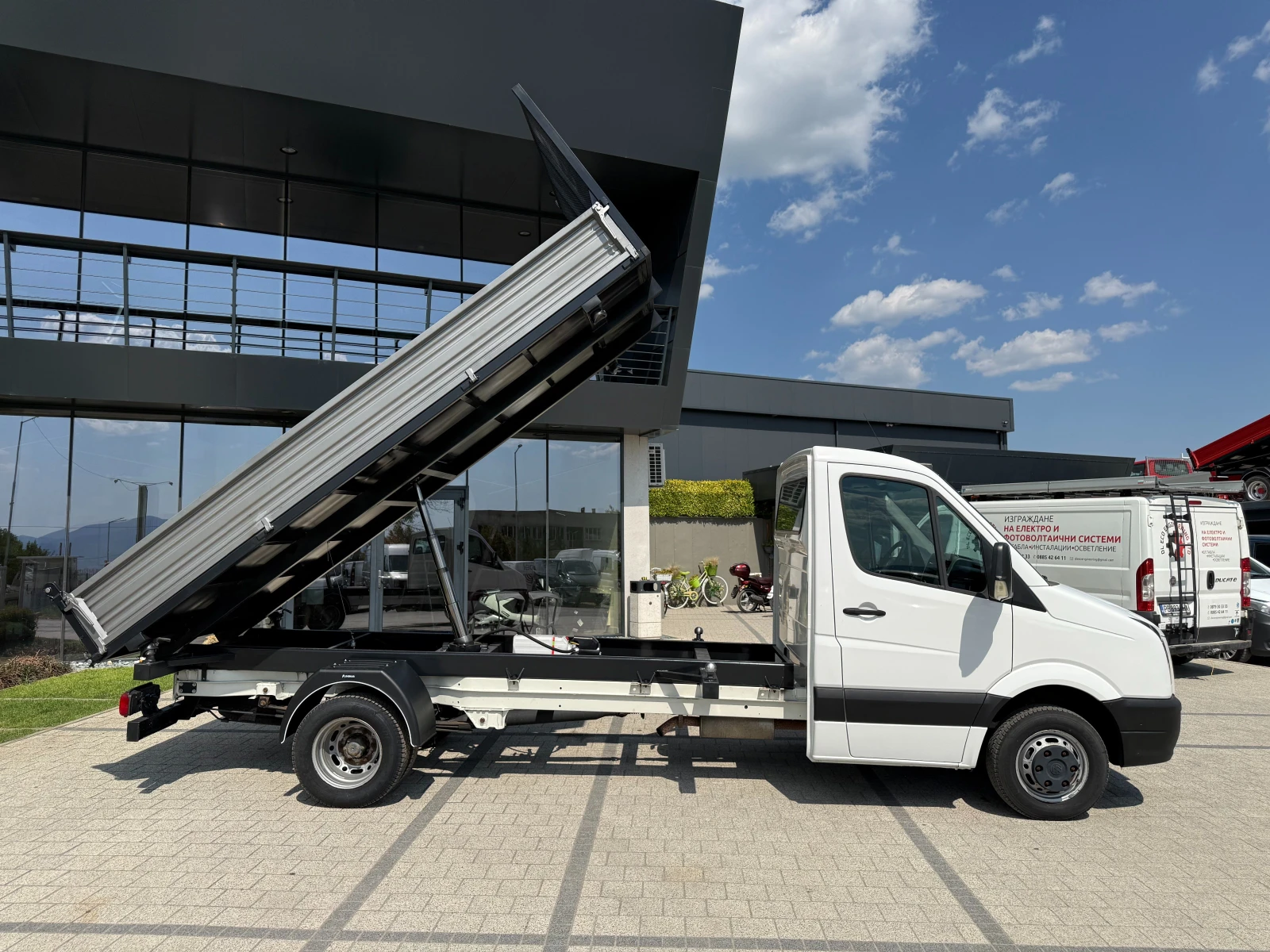 VW Crafter 2.5TDI до 3.5т. 4.20м Климатроник , снимка 9 - Бусове и автобуси - 55543101