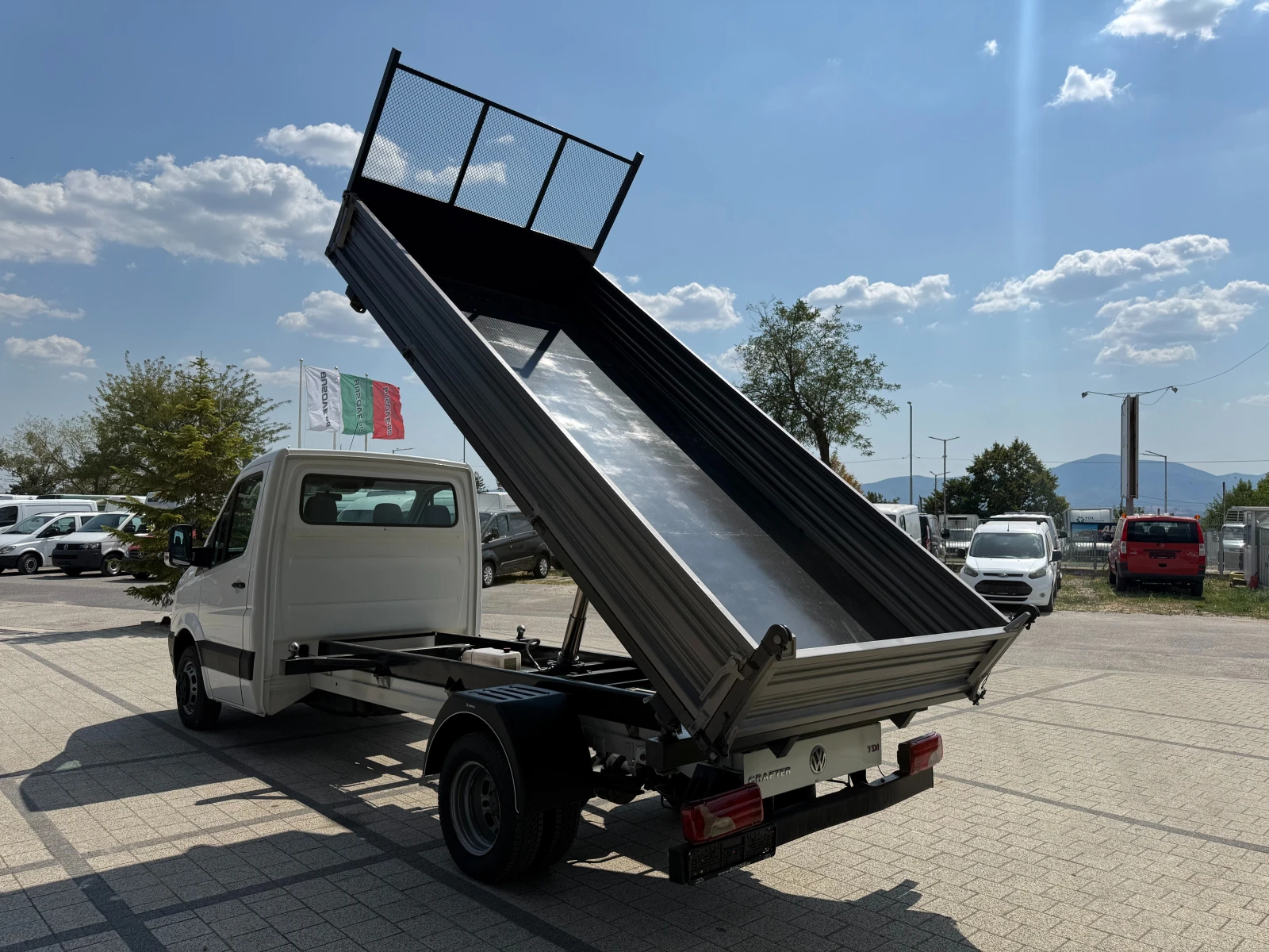 VW Crafter 2.5TDI до 3.5т. 4.20м Климатроник , снимка 7 - Бусове и автобуси - 55543101
