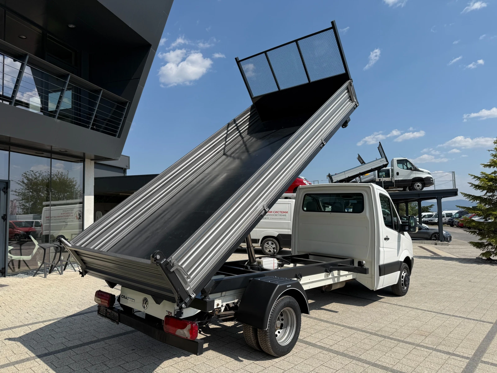 VW Crafter 2.5TDI до 3.5т. 4.20м Климатроник , снимка 8 - Бусове и автобуси - 55543101
