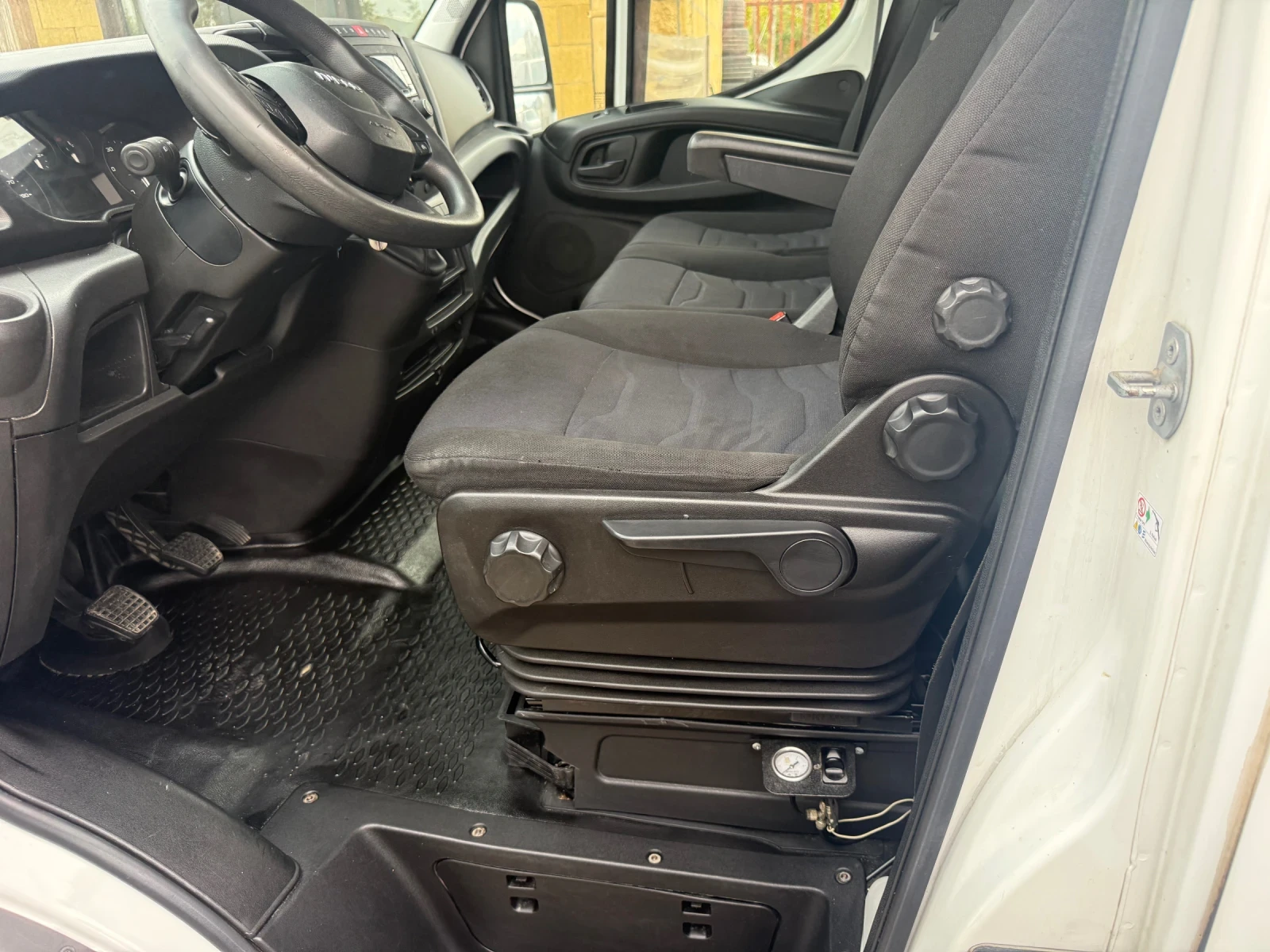 Iveco 35s15 3.0 D 5 метра+ щора, снимка 9 - Бусове и автобуси - 56167676