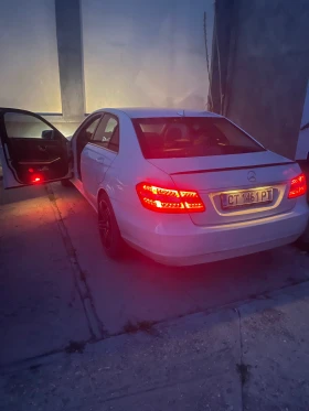 Mercedes-Benz E 220, снимка 3